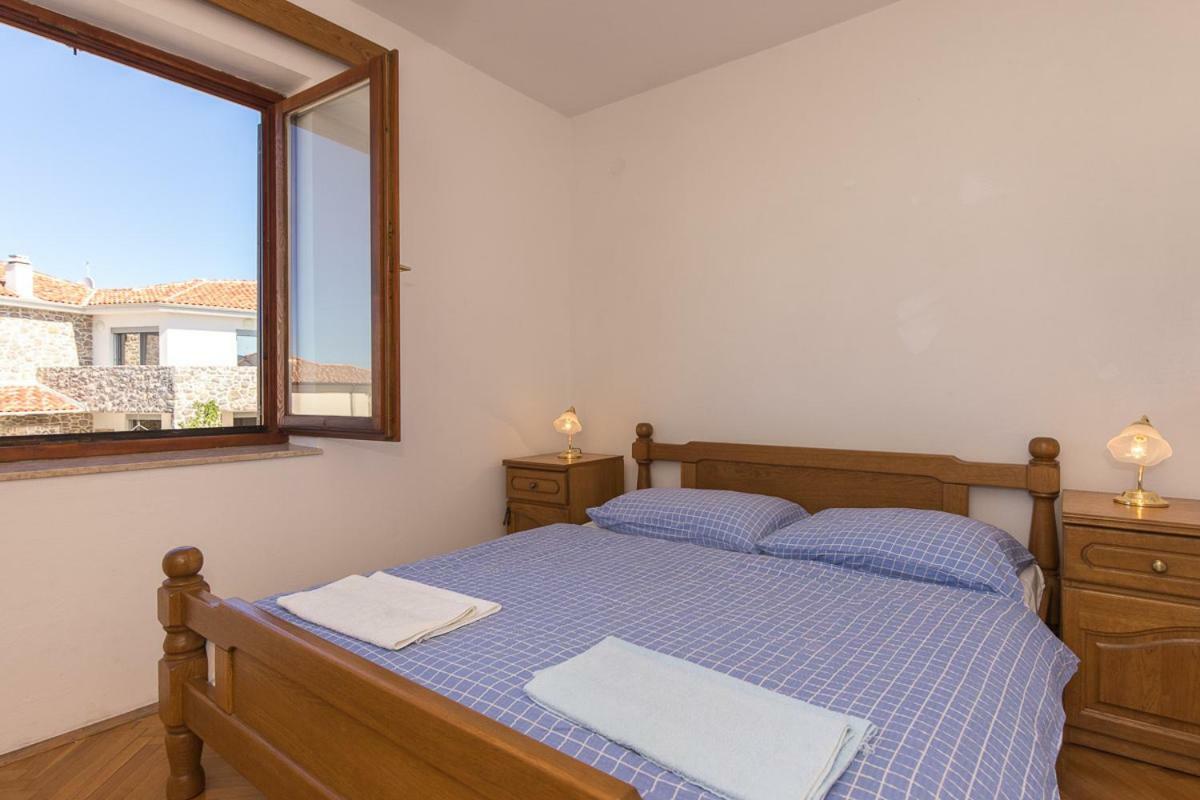 Rooms Miramare Krk Town Eksteriør bilde